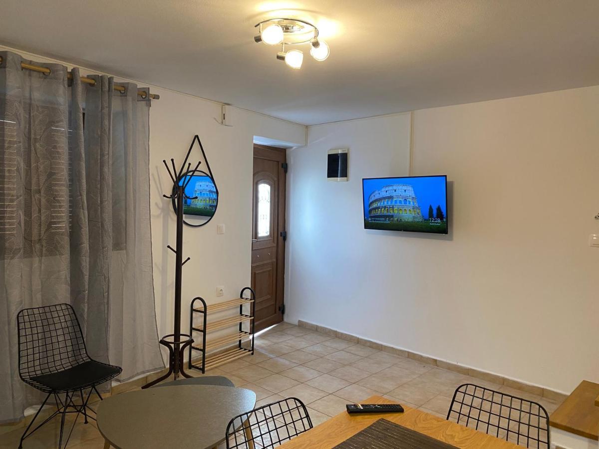 Romantic Maisonette In The Heart Of Pythagoreio Rh Door Exterior photo